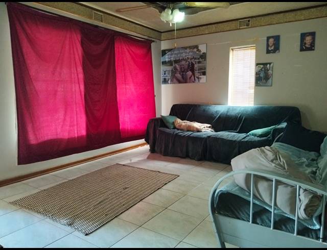 3 BEDROOM HOUSE FOR SALE IN GEELHOUTPARK